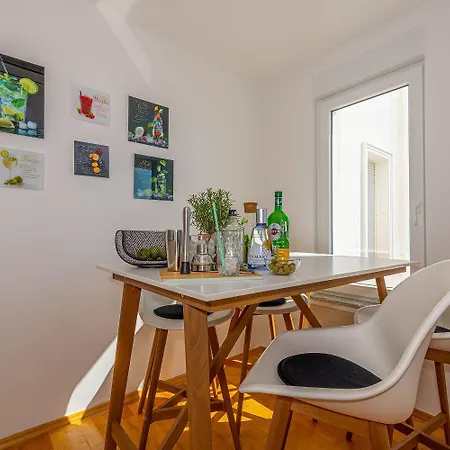 Mediterranes Mit Meerblick, Privatpool, Bbq, Garage, Waschmaschine Daire Crikvenica