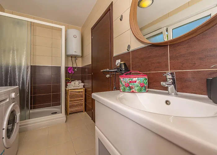 Apartman Mediterranes Mit Meerblick, Privatpool, Bbq, Garage, Waschmaschine *