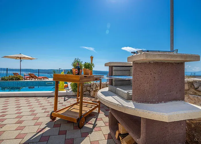 Mediterranes Mit Meerblick, Privatpool, Bbq, Garage, Waschmaschine Apartman *