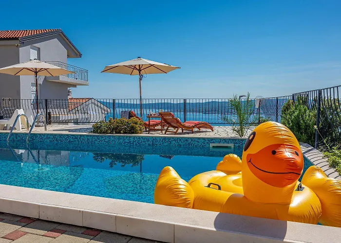 Apartman Mediterranes Mit Meerblick, Privatpool, Bbq, Garage, Waschmaschine Crikvenica