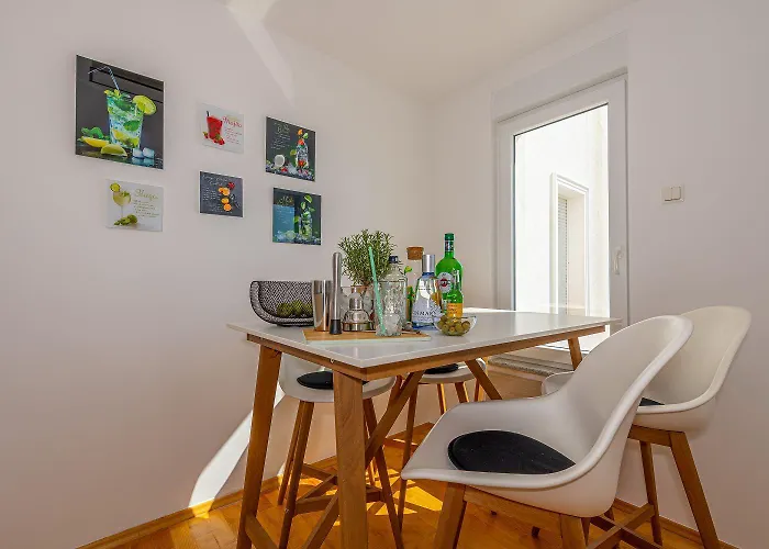 Mediterranes Mit Meerblick, Privatpool, Bbq, Garage, Waschmaschine Apartman Crikvenica